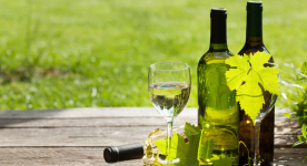 Vino bianco: protagonista dei pasti estivi